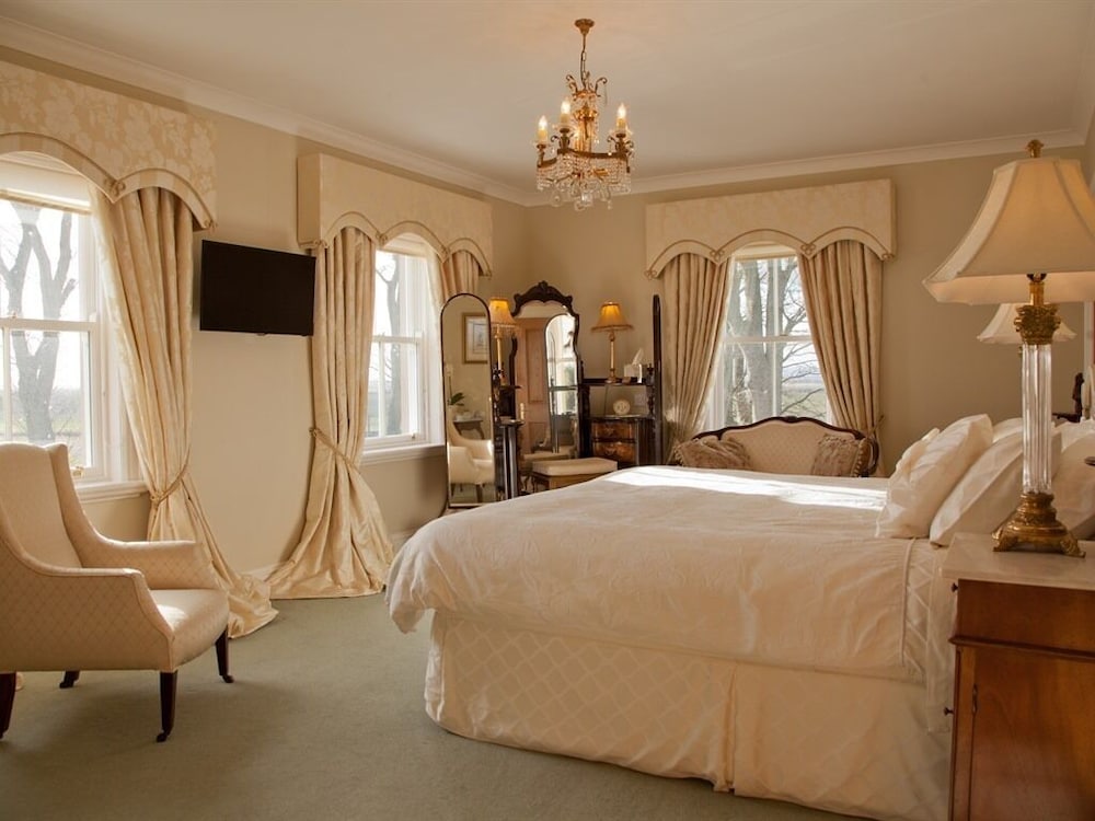 West Longridge Manor B&B 7/17