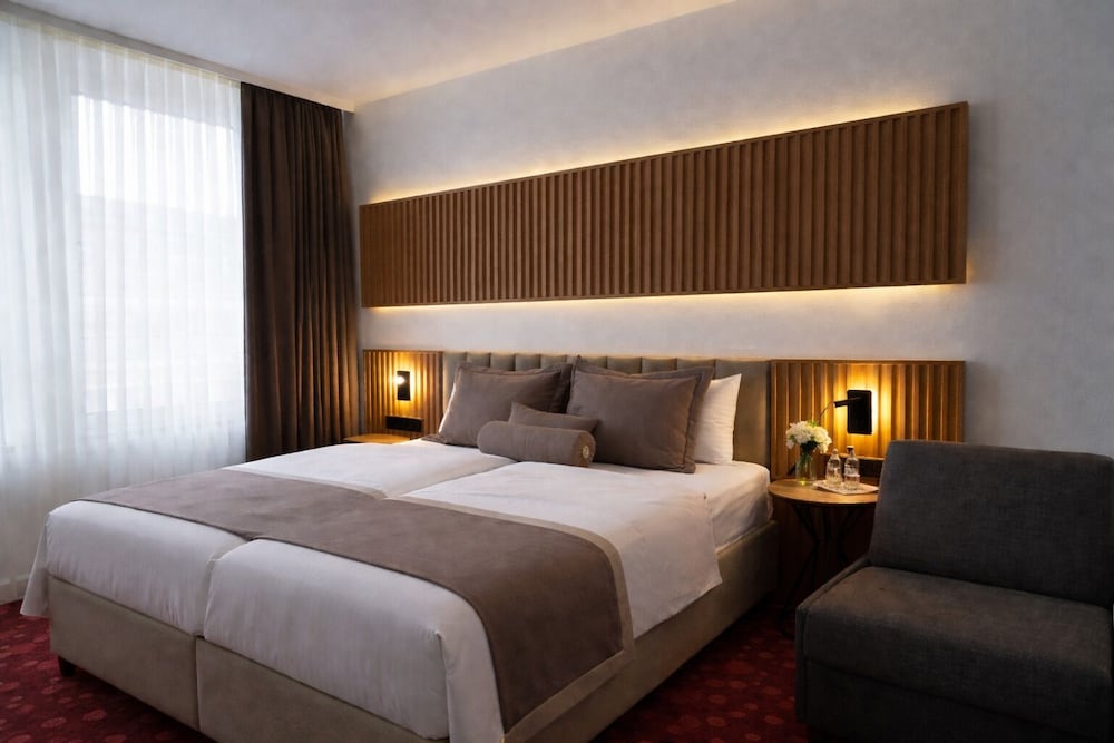 COMFORT, DOUBLE BED