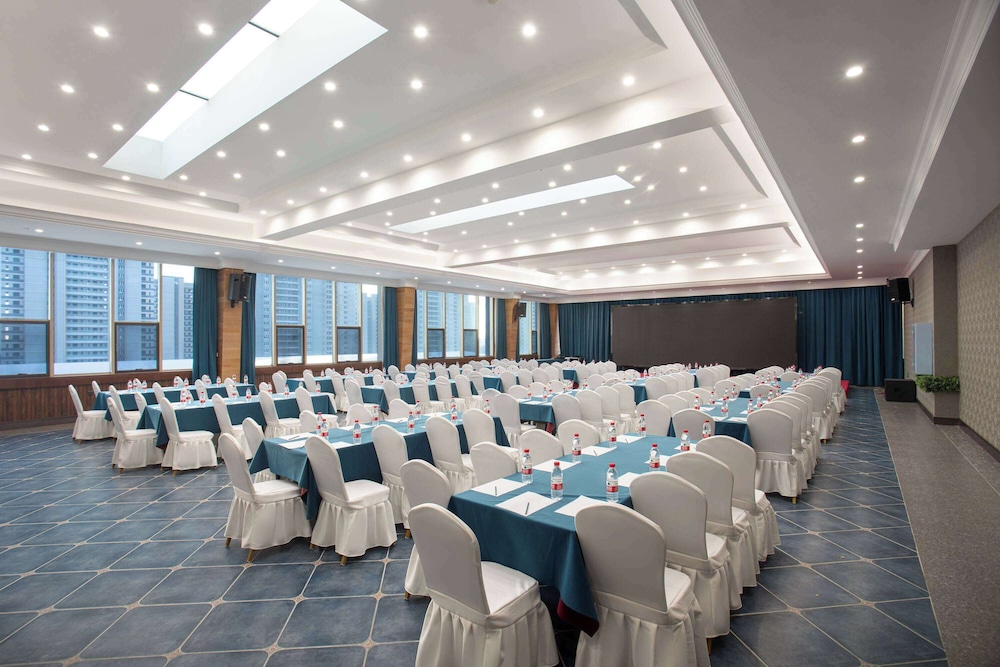 Days Hotel by Wyndham Harbin Qunli 21/23