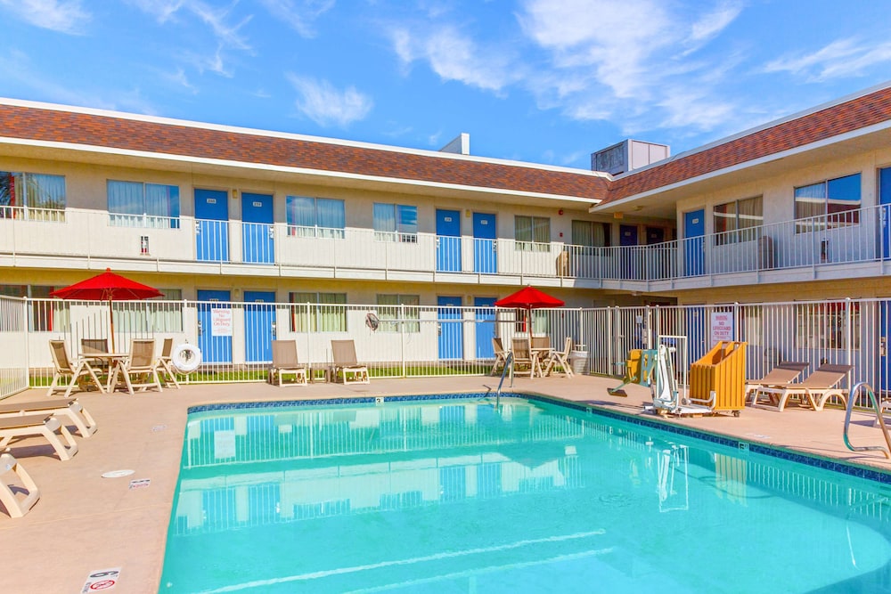 Motel6 Phoenix, AZ - North Bell Road 6/46