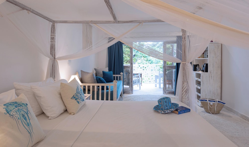 Chale Island Resort 28/70