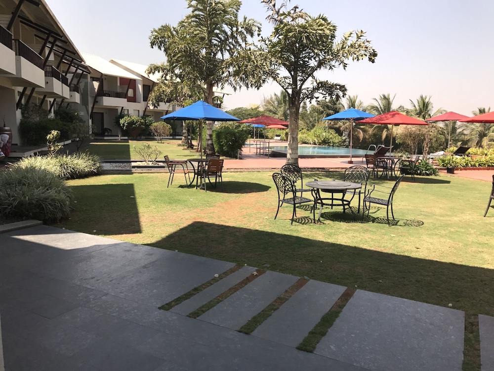 Regenta Resort Soma Vine Village 32/34