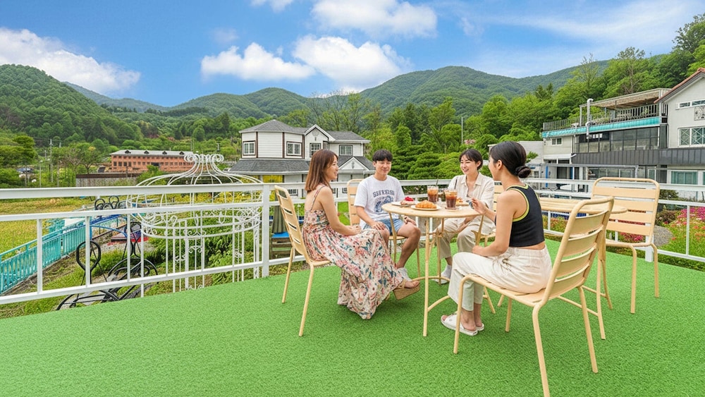 Ga Pyeong Four Season Pension 42/50