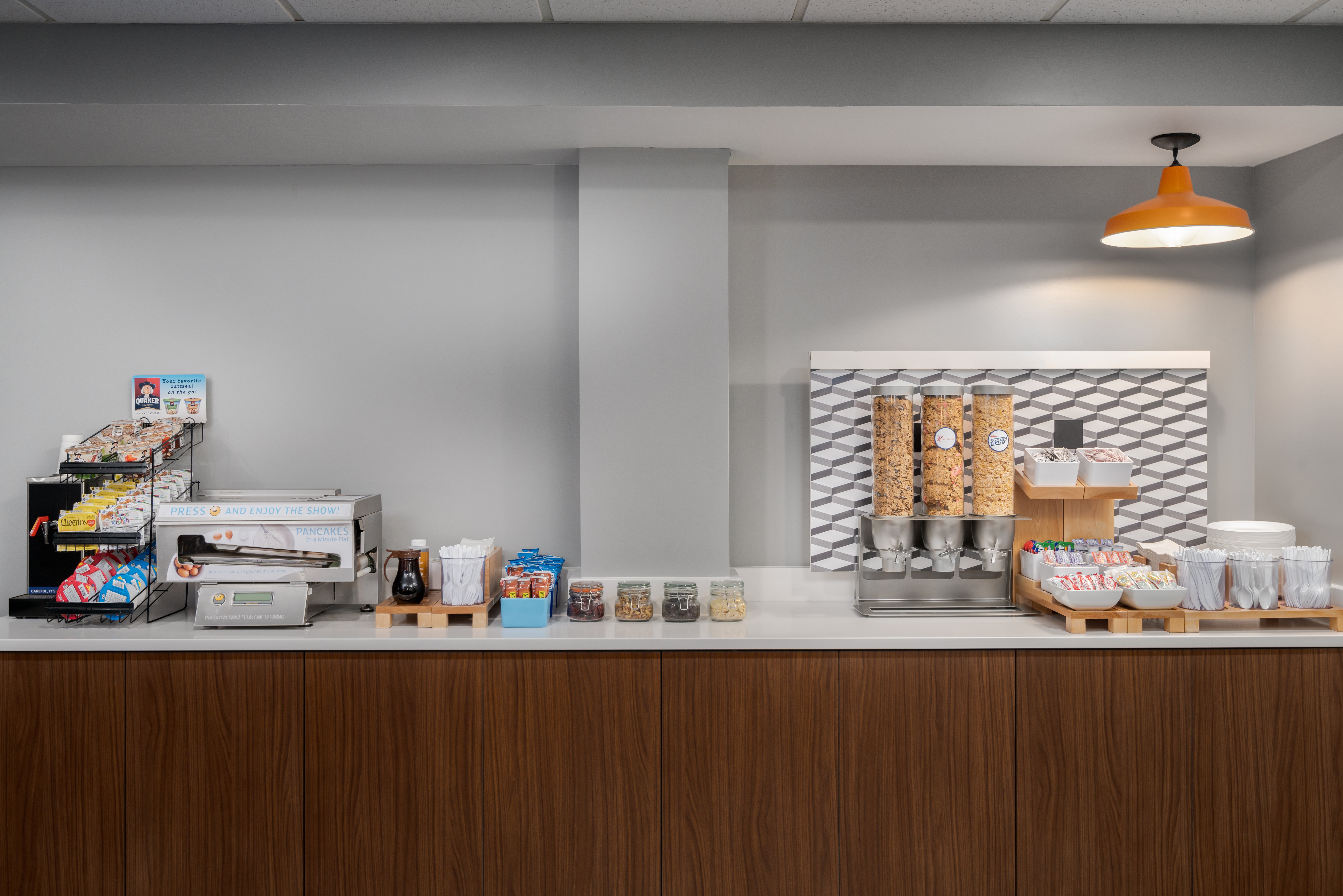Holiday Inn Express Hotel Suites Bentonville 13/68