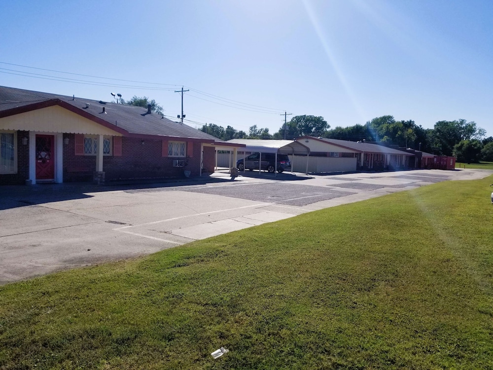 Americas Best Value Inn Arkansas City 26/28