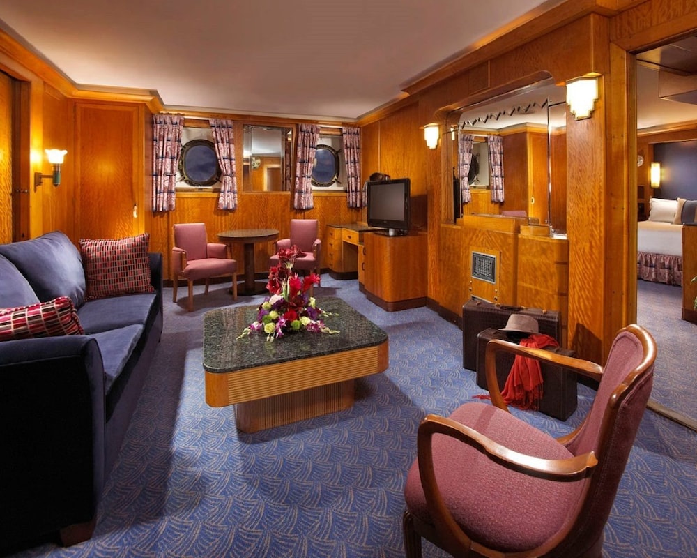 The Queen Mary 50/56