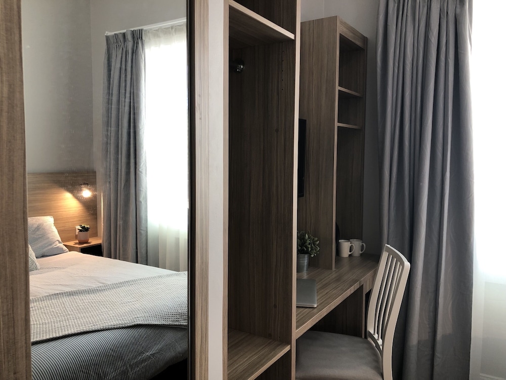 Carnarvon Lodge Kirribilli, Sydney 18/40