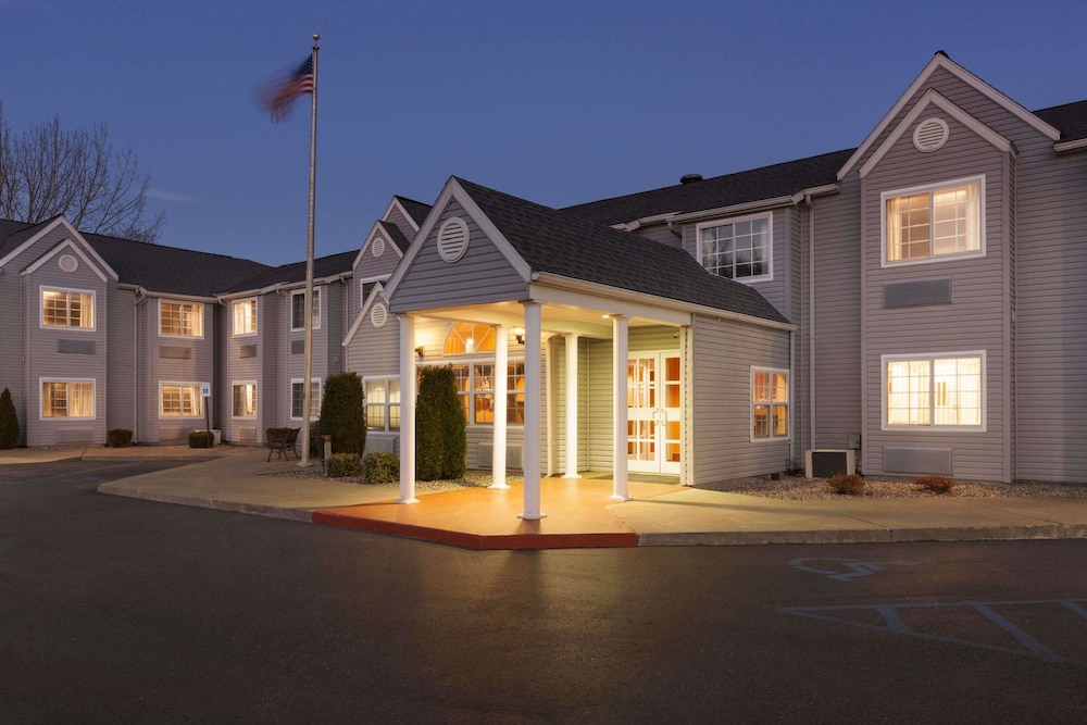 Microtel Inn Suites By Wyndham Albany Airport 2/49
