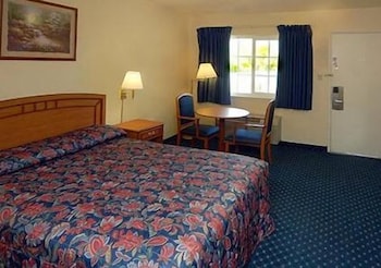 Econo Lodge Sacramento Convention Center 18/26