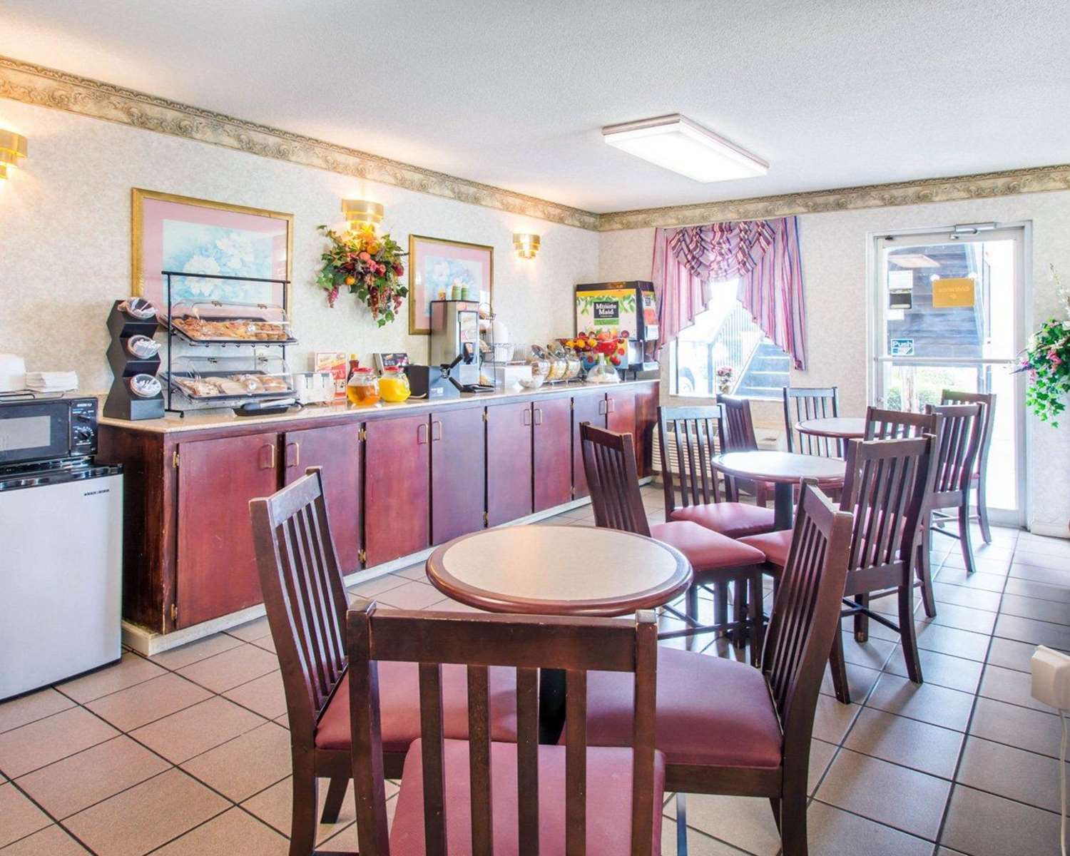 restaurant cafeteria