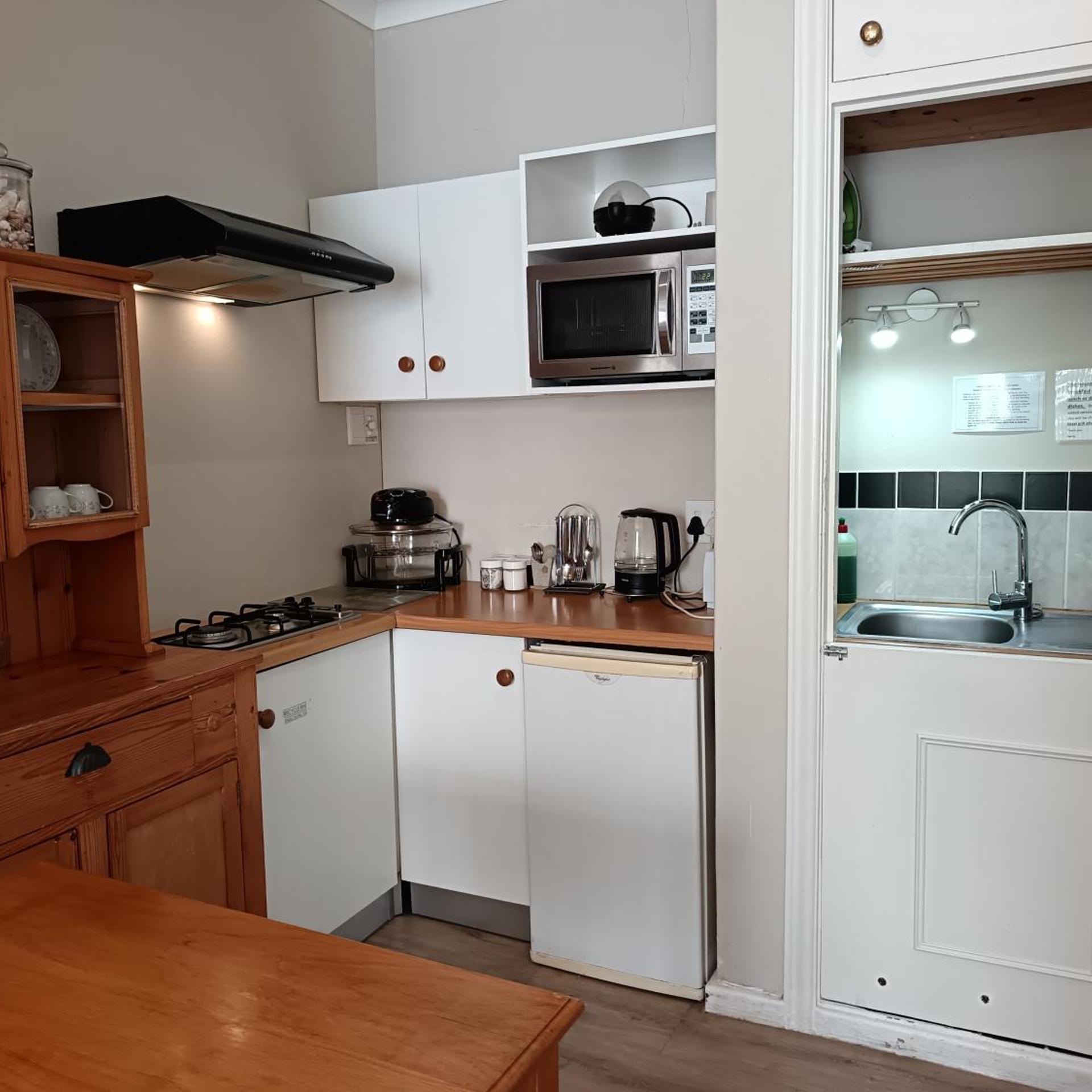 Eastbury Cottage 26/50