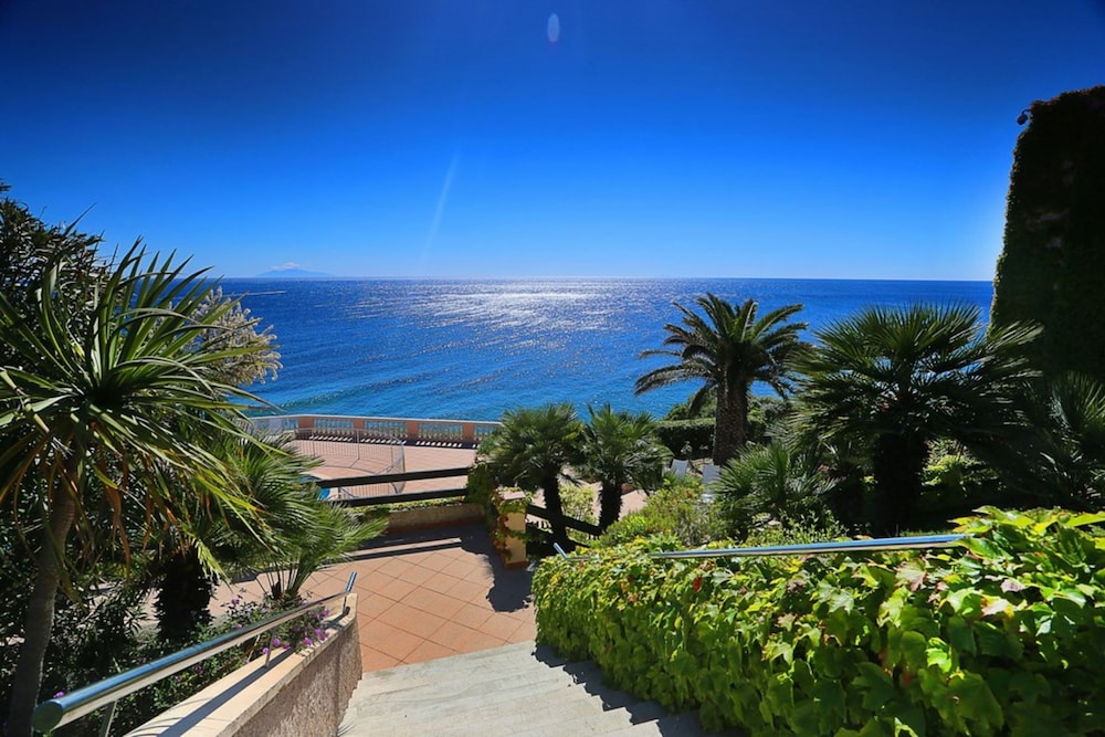Hotel Alivi 23/29