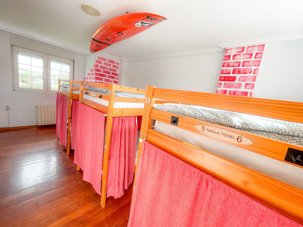 MIXED DORM, 6 BEDS