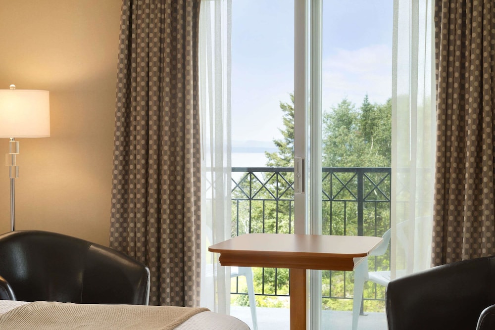 Days Inn by Wyndham Riviere-Du-Loup 17/35