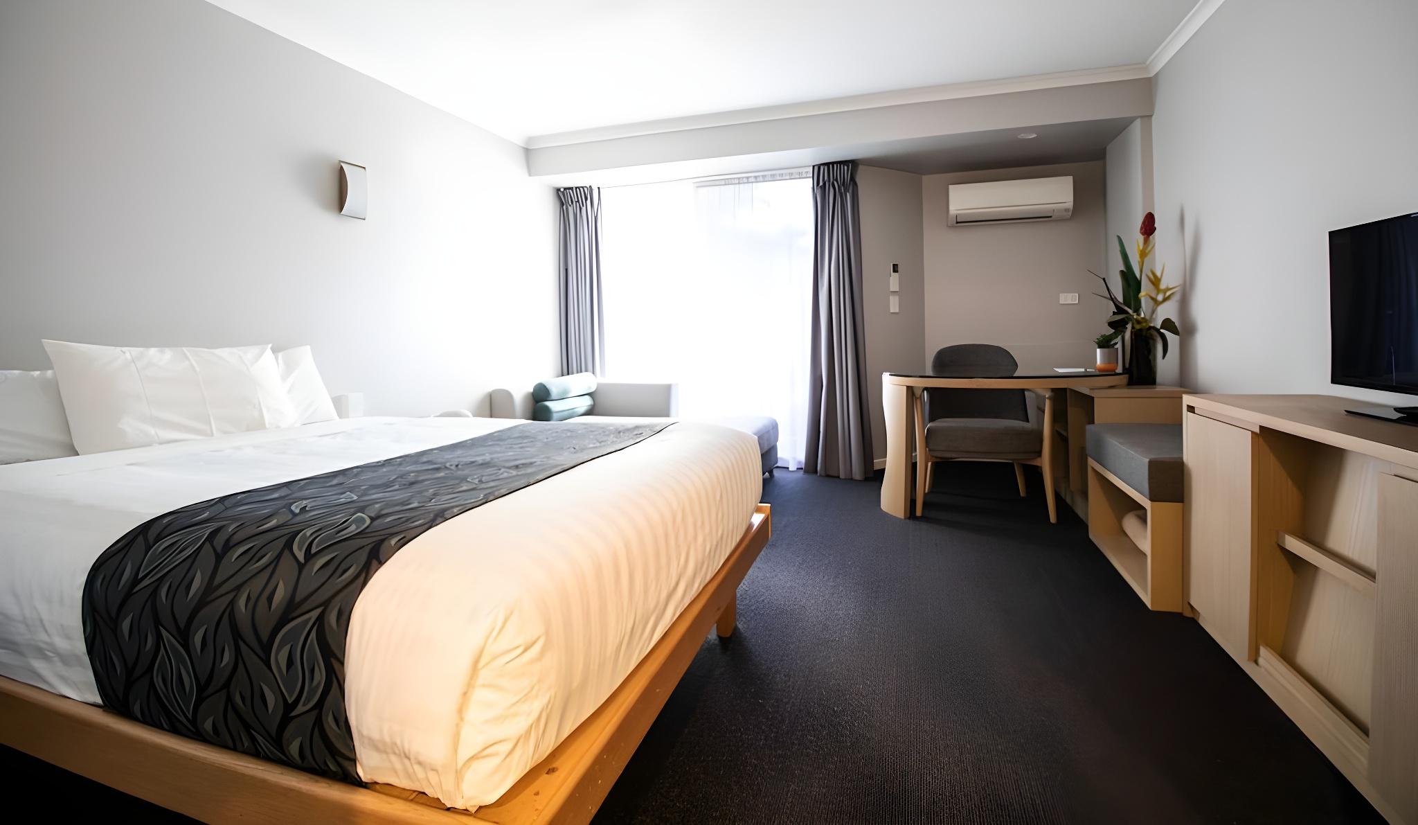 Studio, Apartment, Queen Bed, Accessible