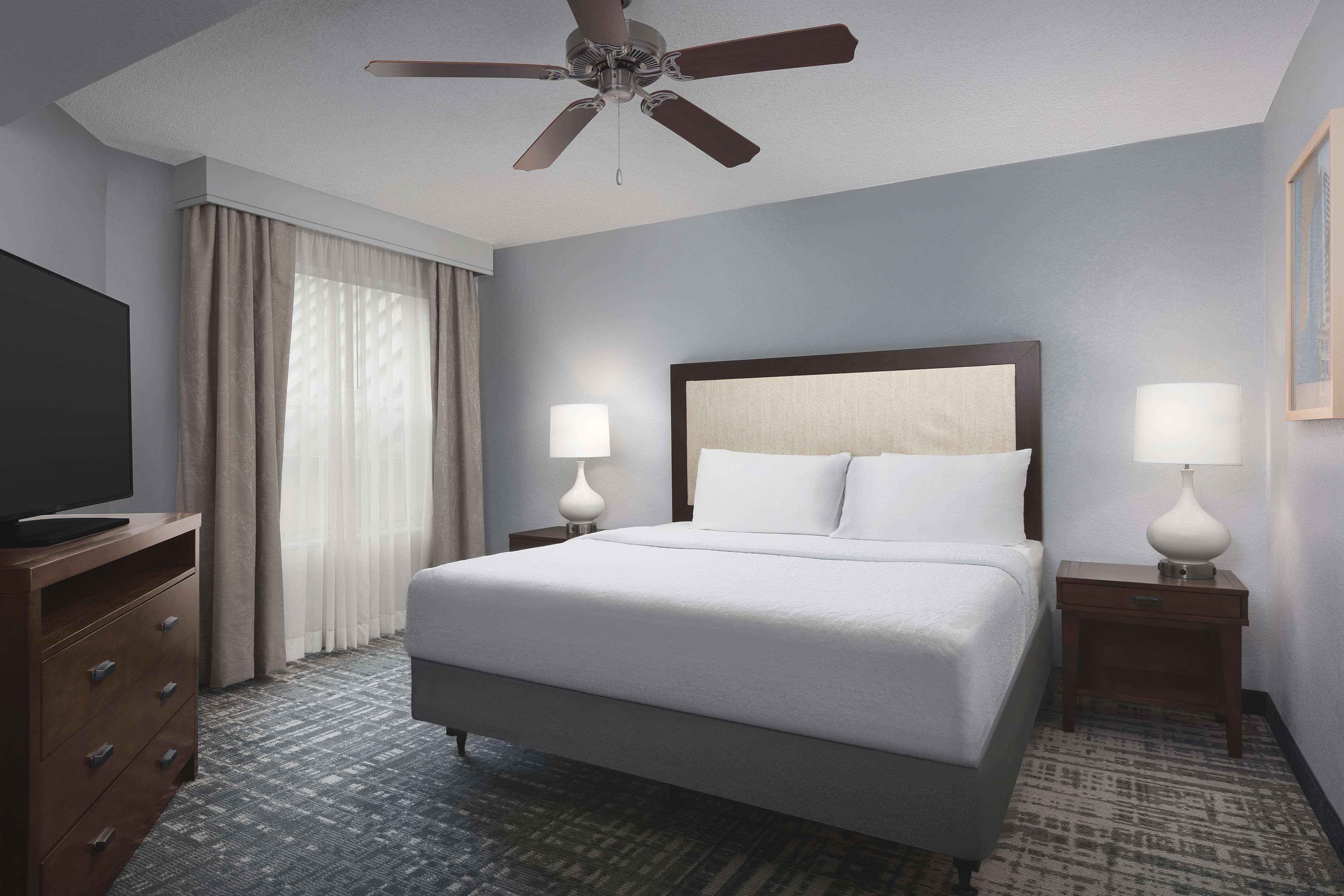 Suite, King or King Bed, 2 Bathrooms