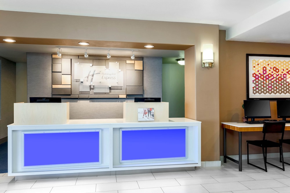 Holiday Inn Express Lancaster 6/70