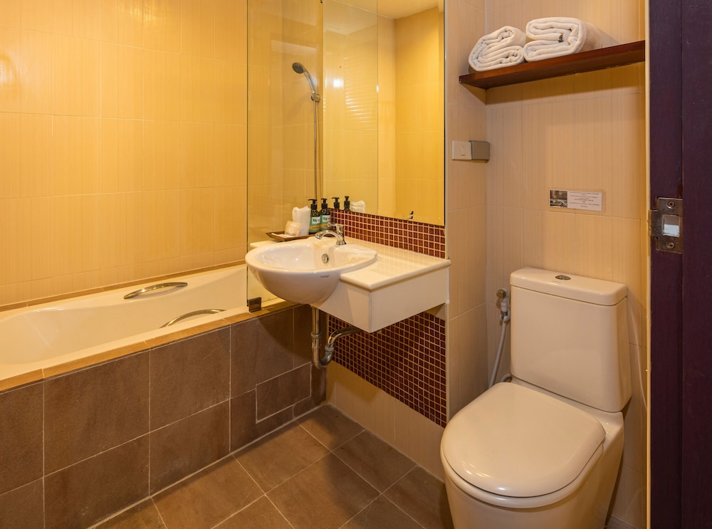 MALIN PATONG HOTEL 56/58
