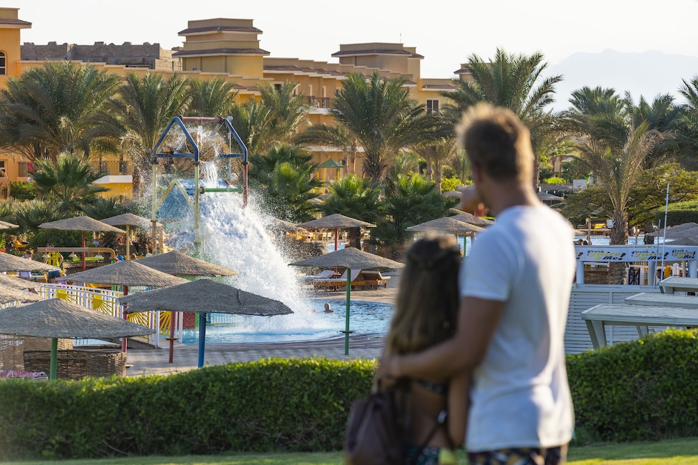 Three Corners Sunny Beach Resort in HURGHADA
