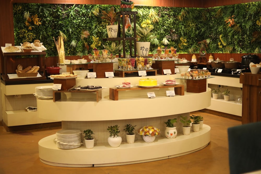 Sarovar Portico Naraina 11/54