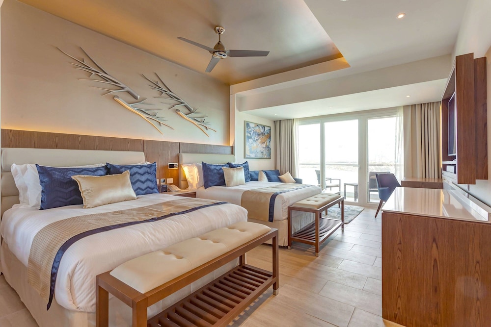 Royalton CHIC Cancun, An Autograph Collection (ex Royalton Cancun) 36/71