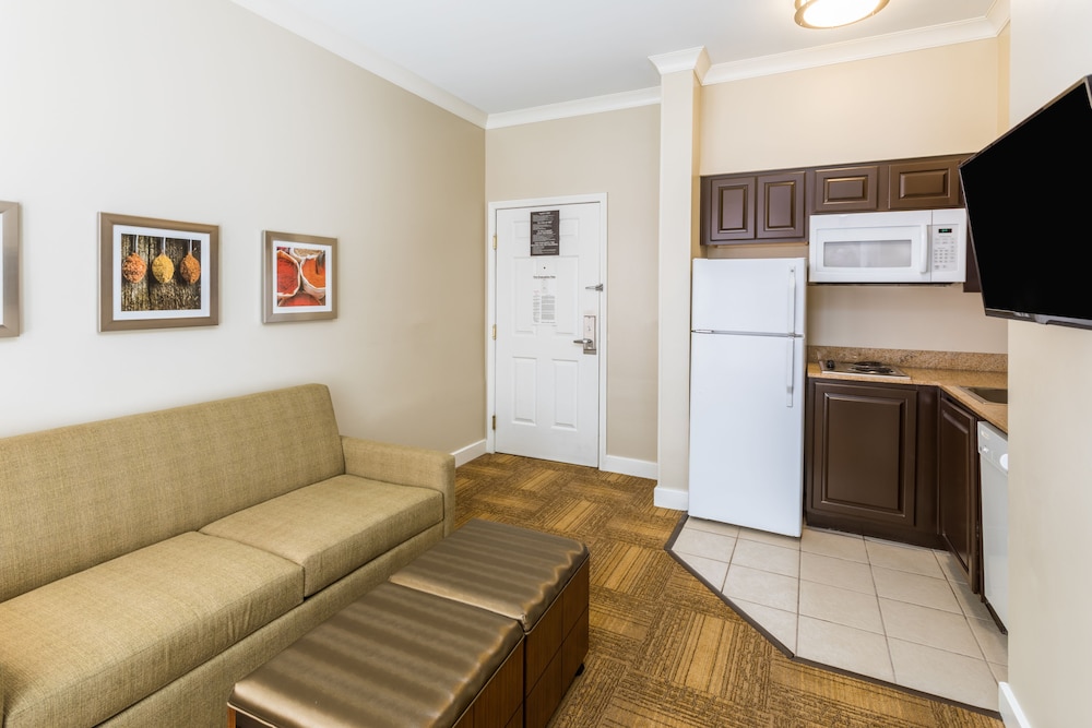 Staybridge Suites Savannah Historic District 29/52
