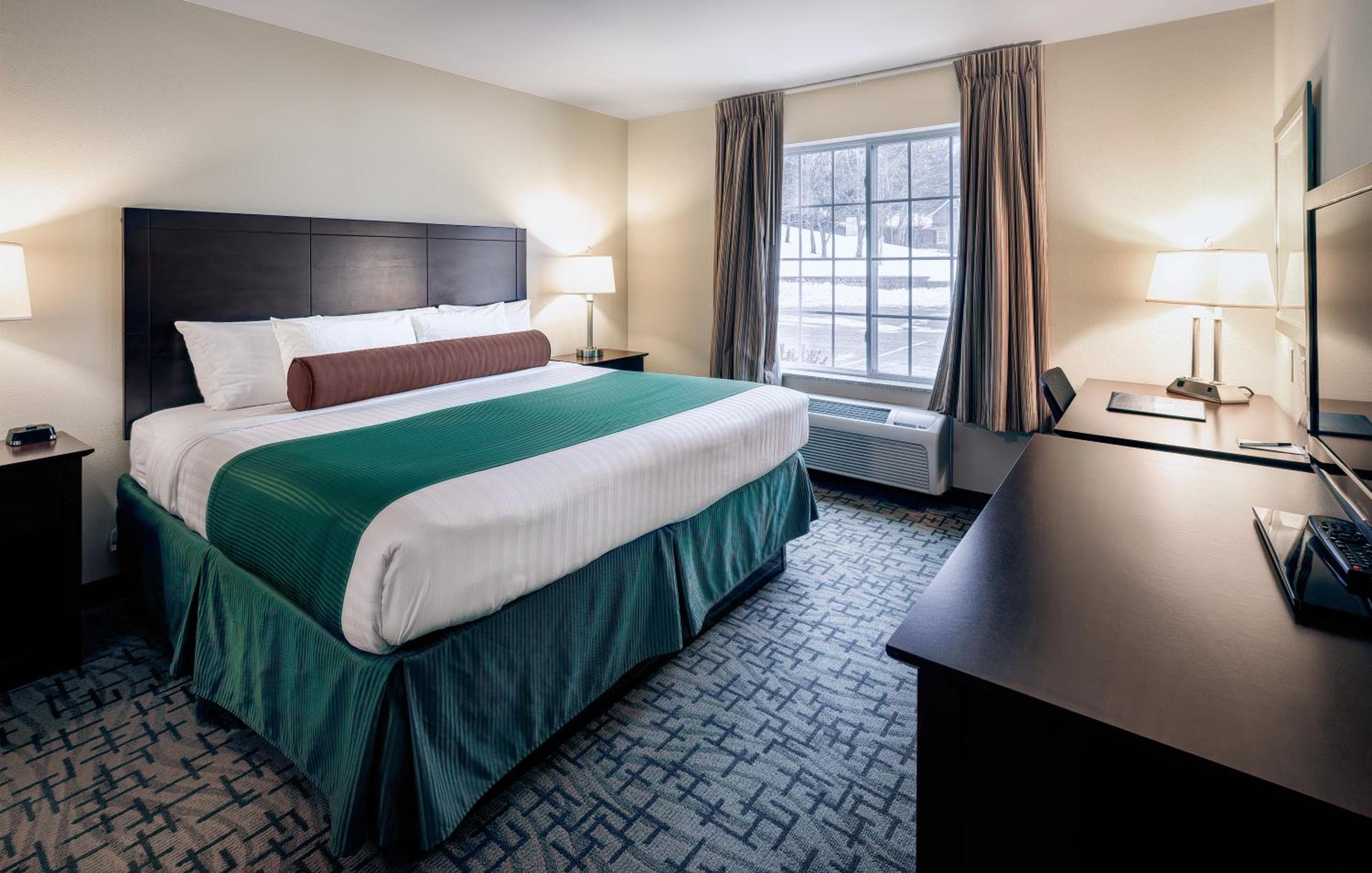 غرفة بسرير كينج، Cobblestone Inn & Suites Durand 2/8
