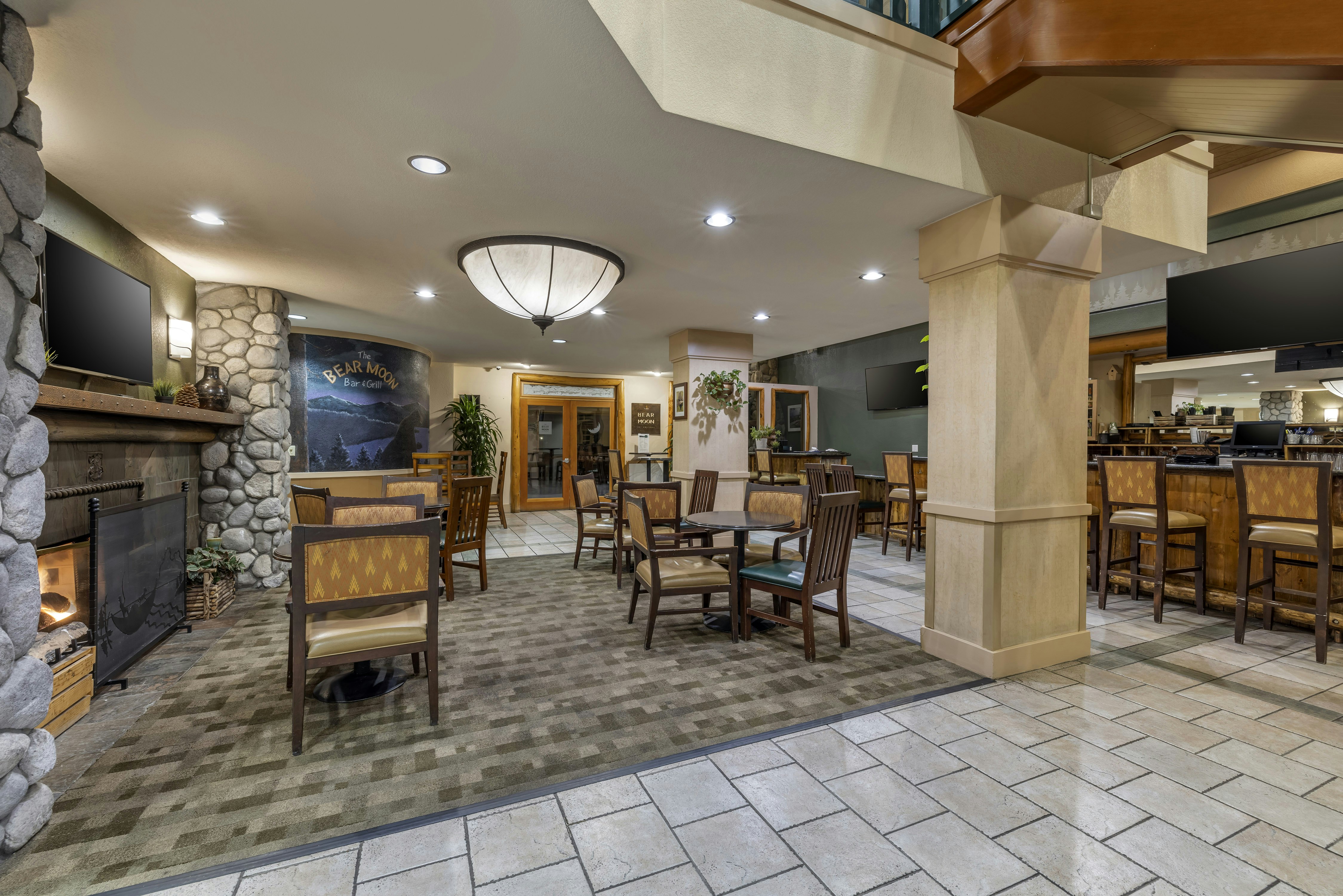 Hilton Vacation Club Lake Tahoe Resort South 16/23