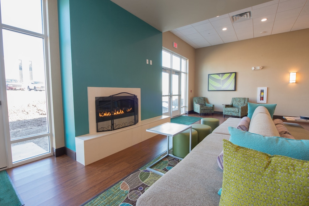 Holiday Inn Bismarck 44/70