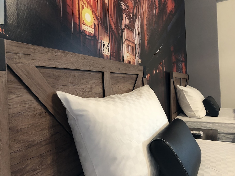 Ing Hostel 24/44