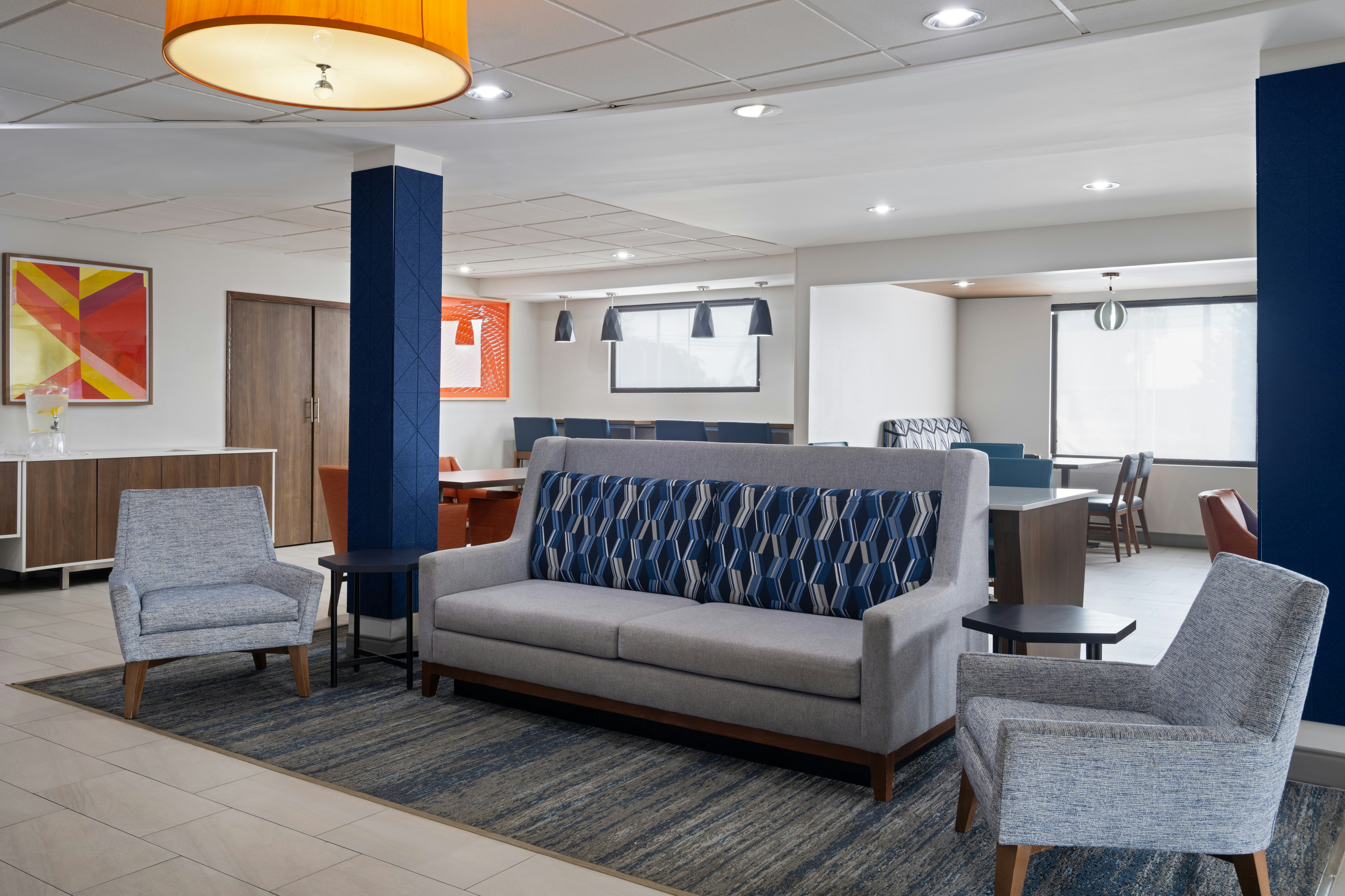 HOLIDAY INN EXPRESS TOLEDO NORTH 32/51