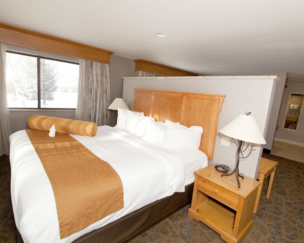 Best Western Plus Grantree Inn 25/52