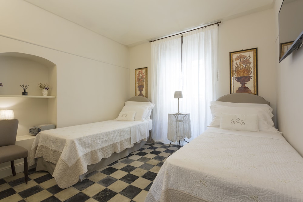 San Carlo Suites 8/50
