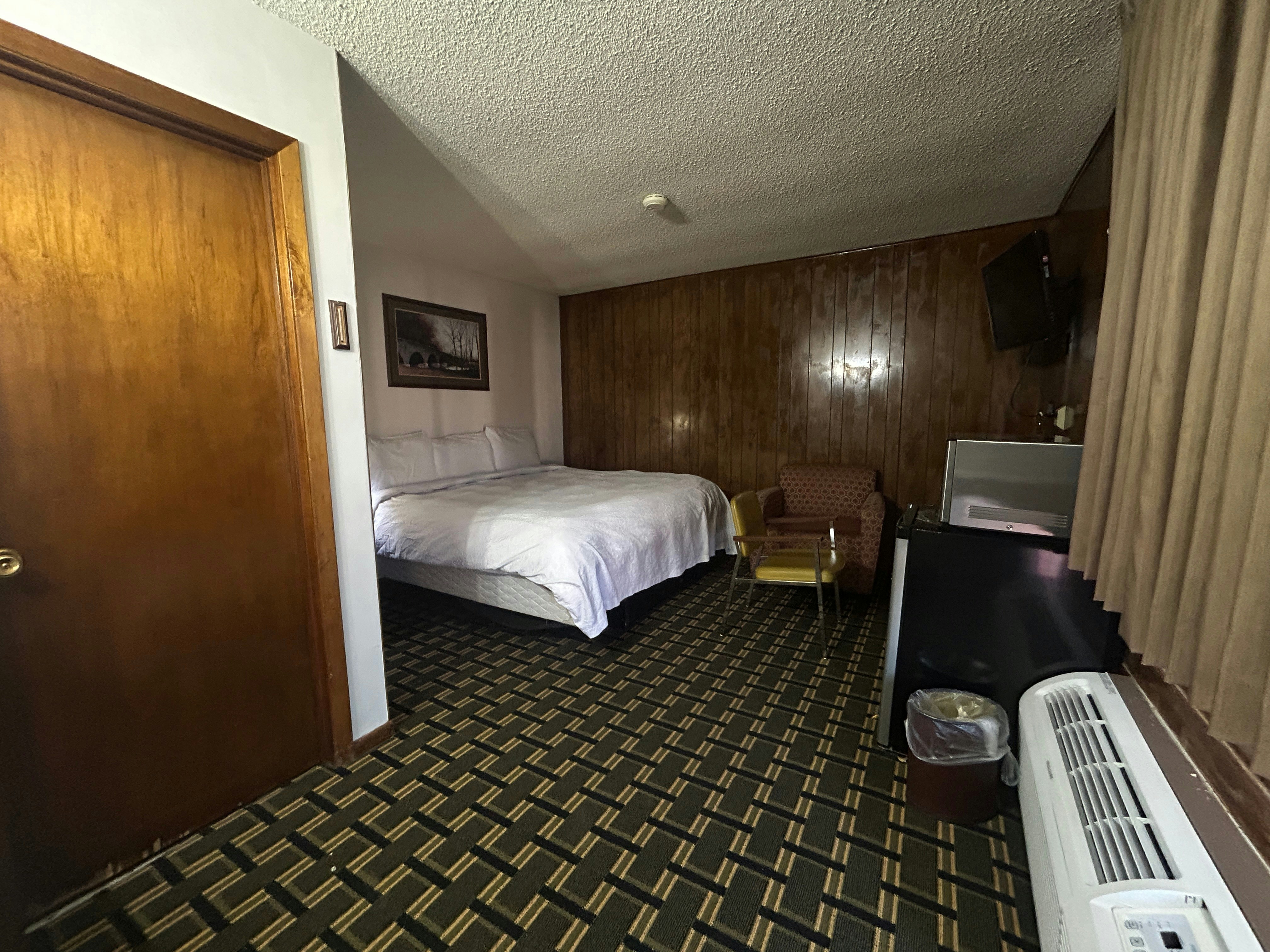Big 12 Motel Broken Bow 24/43