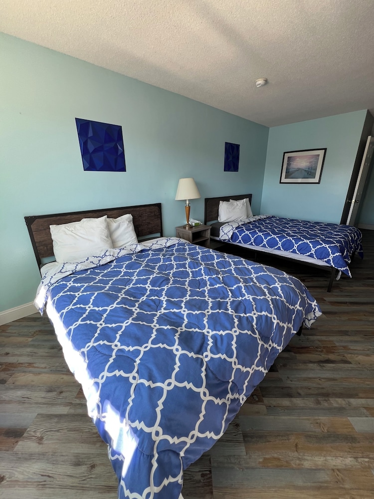 Ambassador Inn 23/56
