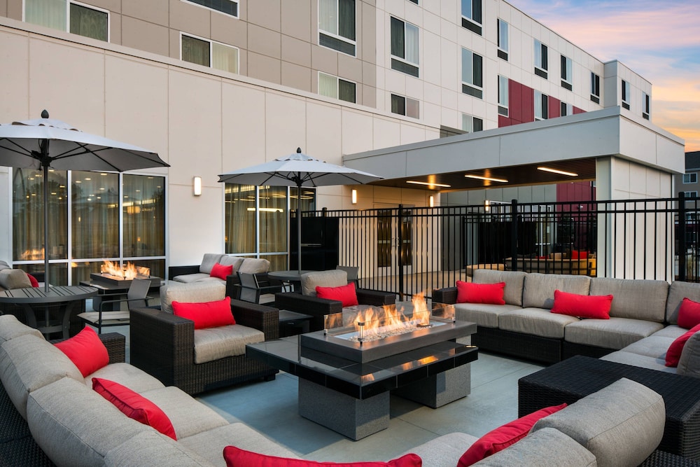 Courtyard Pullman 32/62
