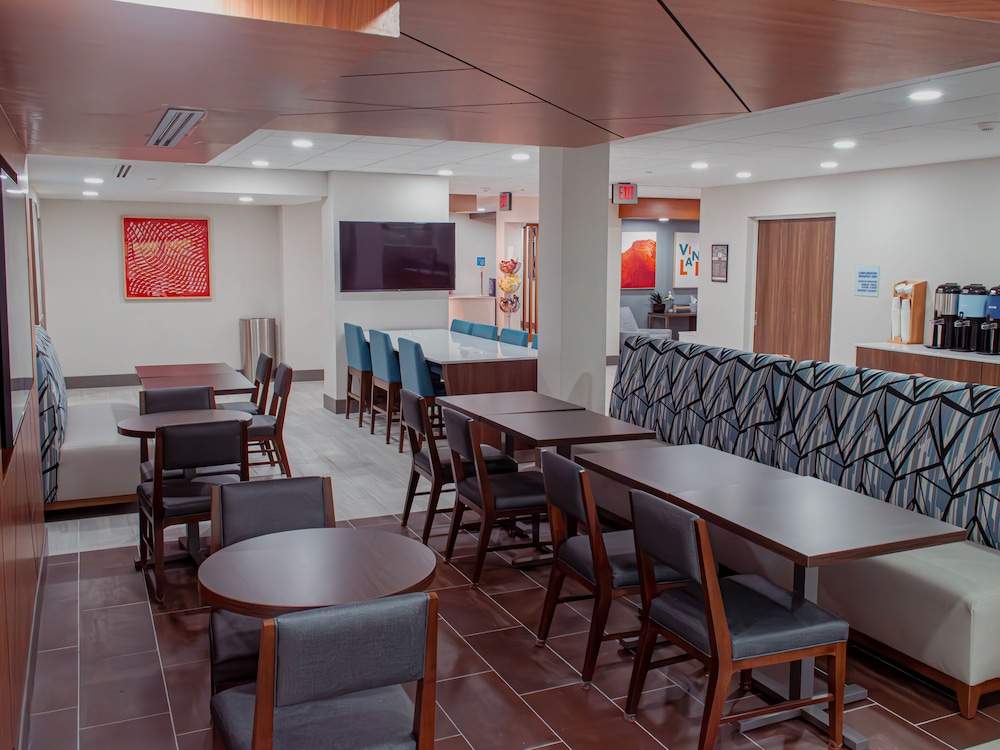 restaurant cafeteria