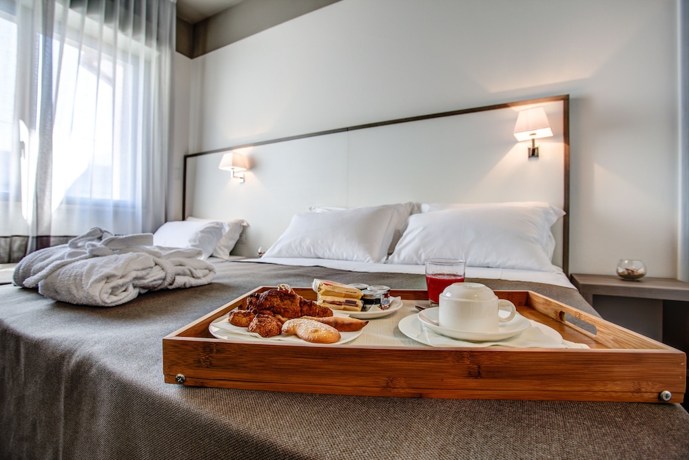 Hotel Cristallo 8/18