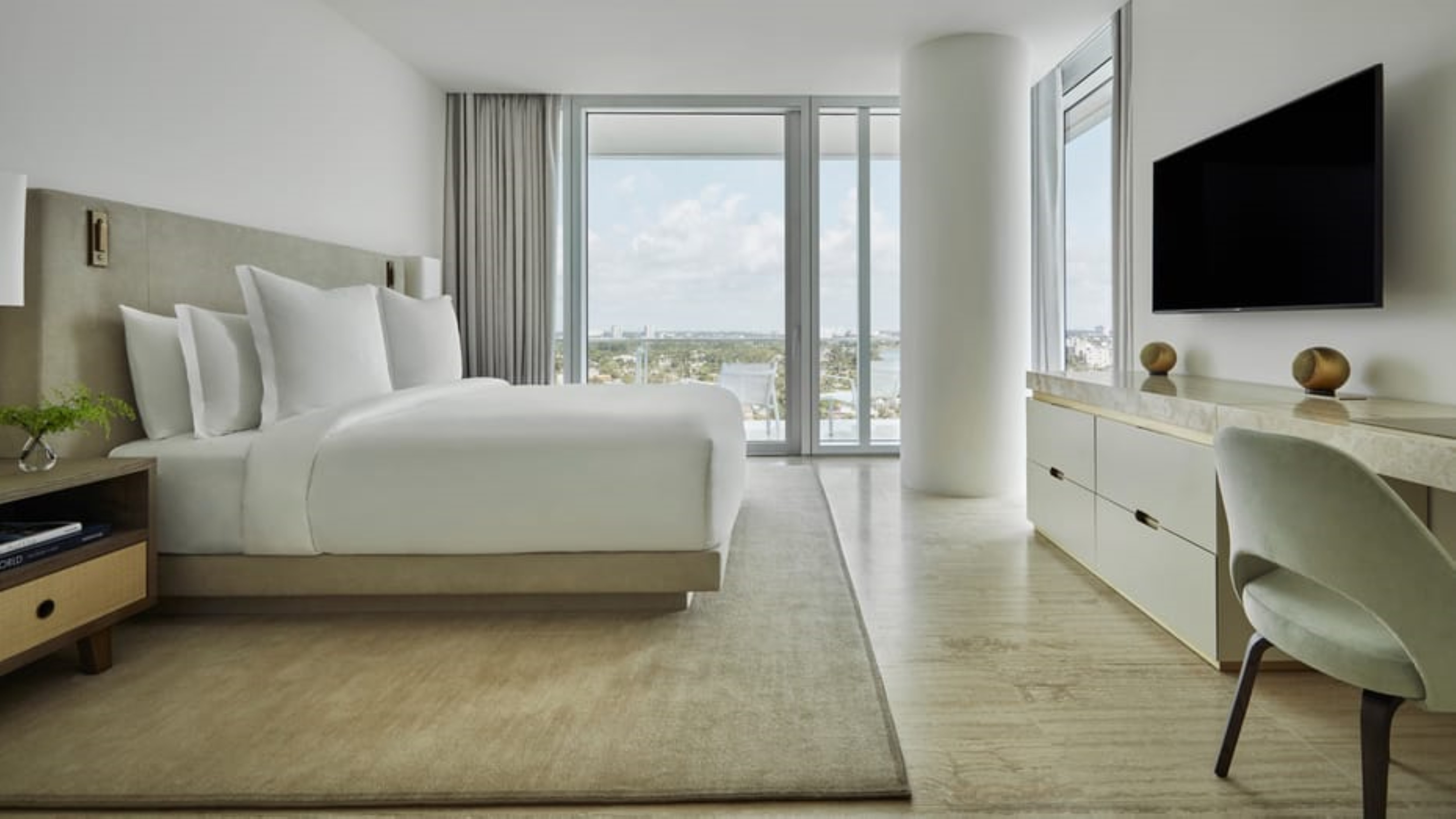 Cabana, Studio, King Bed, Accessible