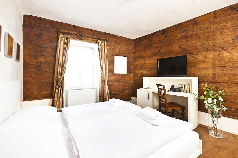 Hotel Latran 10/52