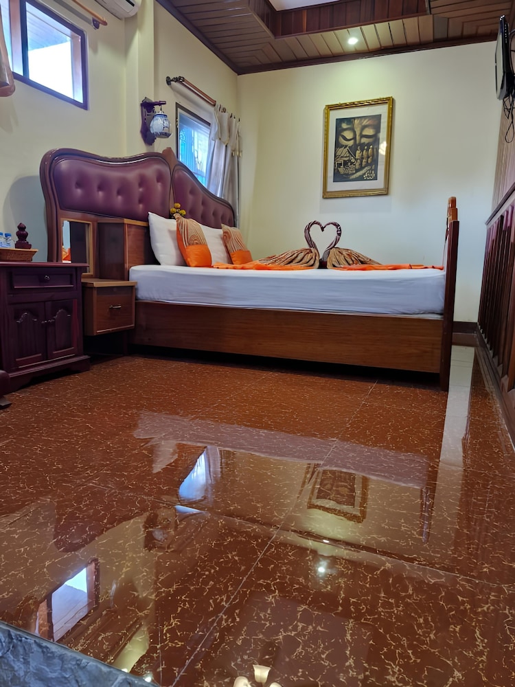 Sakura Hotel 30/42