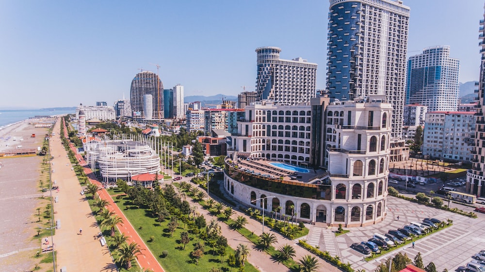 Colosseum Marina Hotel Batumi 66/72