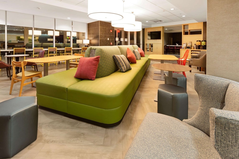 Lobby at Home2 Suites by Hilton Newark Airport, NEWARK - NJ