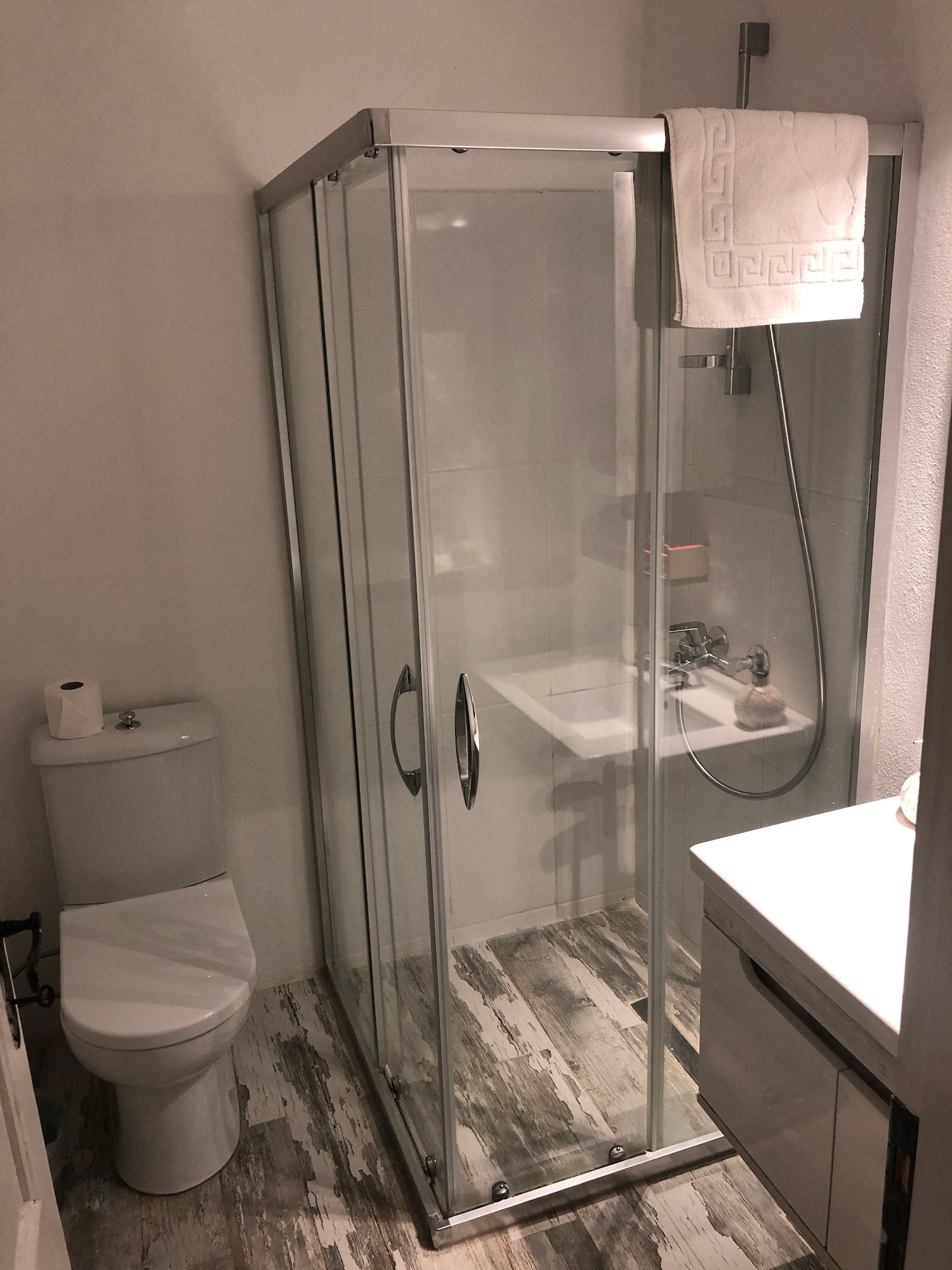 ECONOMY, TWIN BEDS, NO WINDOW, GROUND FLOOR