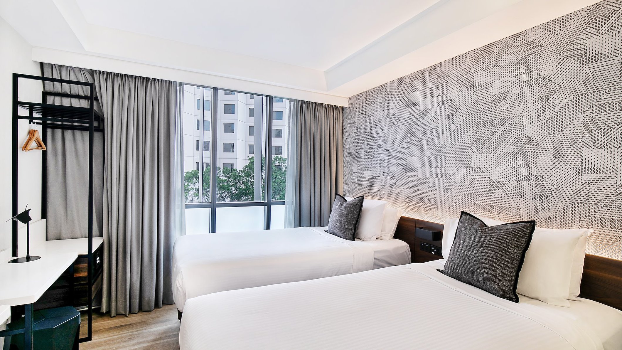Petite, Twin Beds