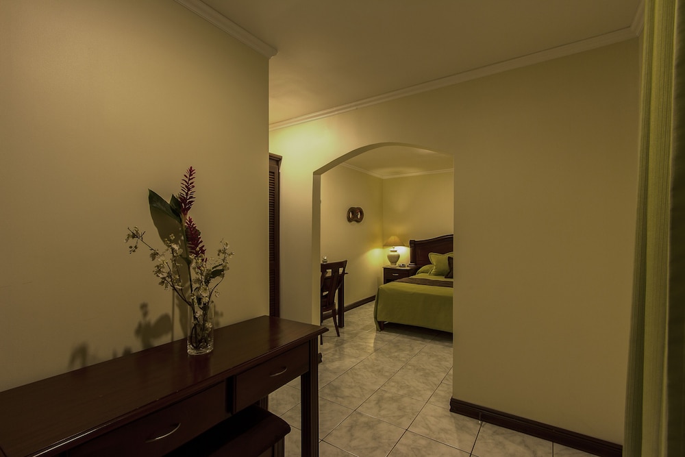 Hotel Iguana Verde 8/34