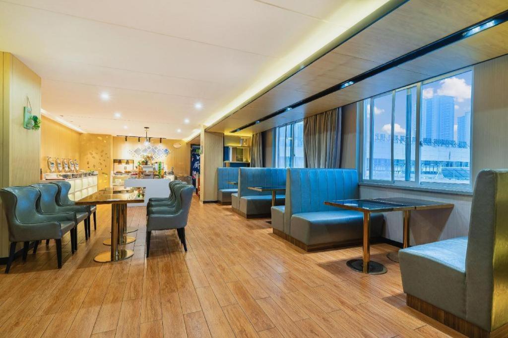 Echarm Hotel Yingshang Wuzhou Wanhui Square 37/50