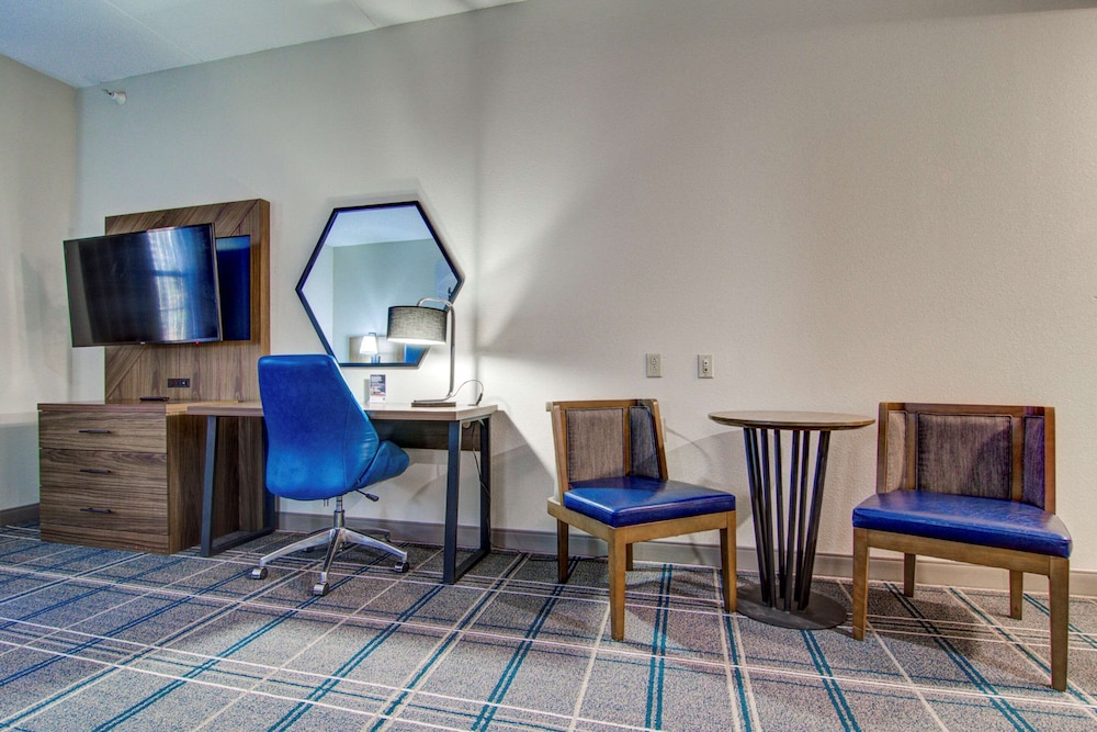Comfort Suites Newport News Airport VA 35/46