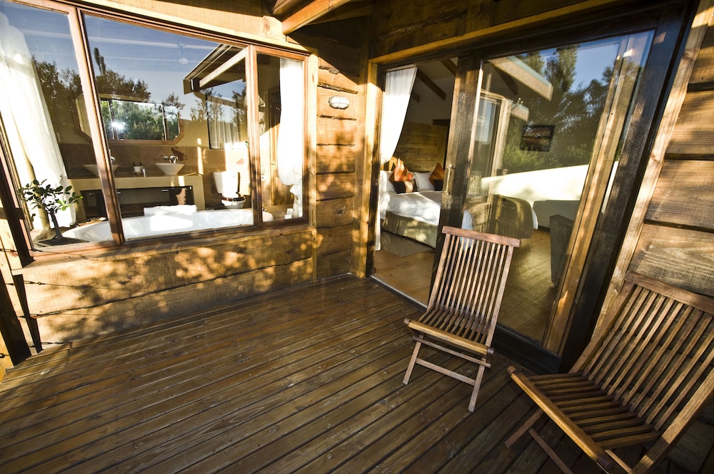 Elephant Hide of Knysna Guest Lodge 18/37