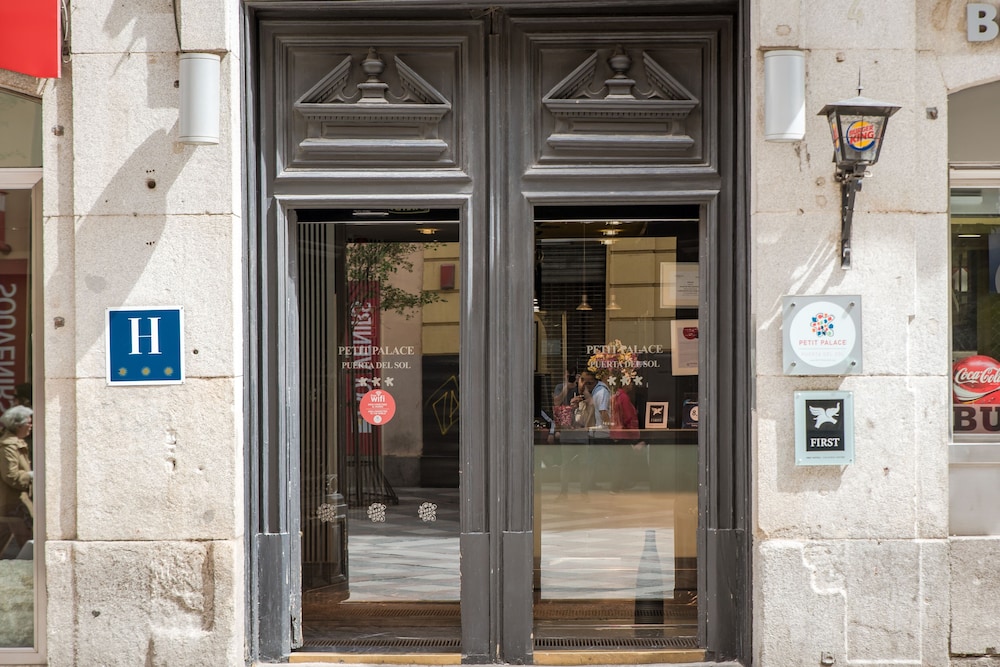 PETIT PALACE PUERTA DEL SOL 7/66